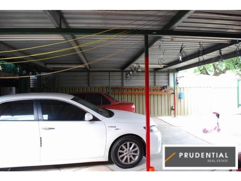 21 Carrington Circuit, Leumeah NSW 2560