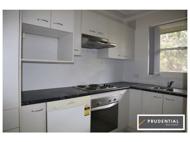 6/4 Sturt Street, Campbelltown NSW 2560