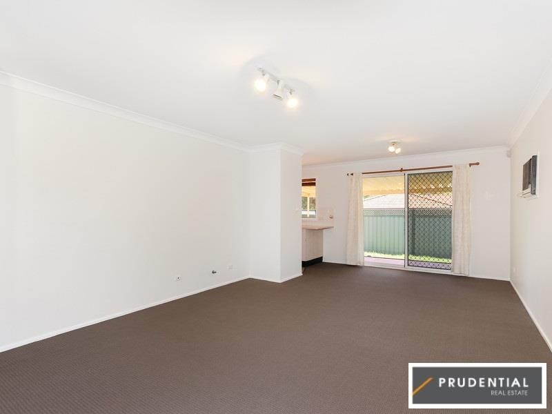 18 Davy Place, St Helens Park NSW 2560