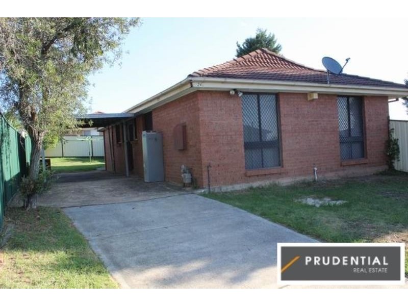 24 Lorenzo Crescent, Rosemeadow NSW 2560