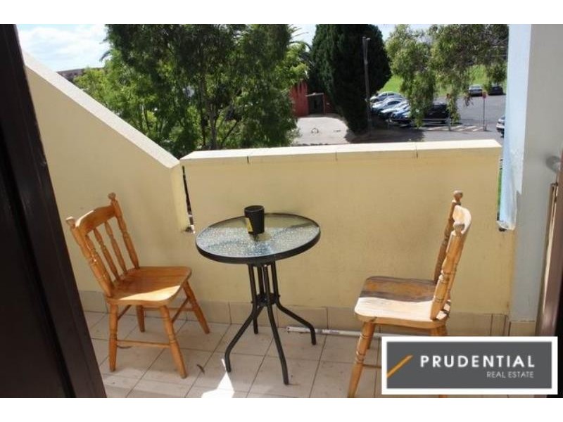 10/19 King Street, Campbelltown NSW 2560