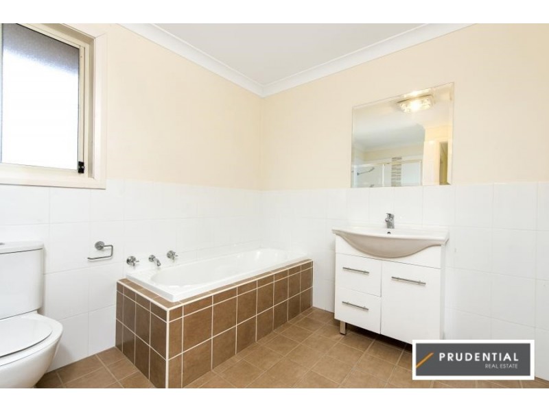 4/170 Glenfield Road, Casula NSW 2170