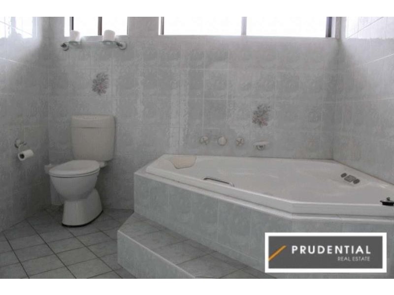 65 Wyangala Crescent, Leumeah NSW 2560