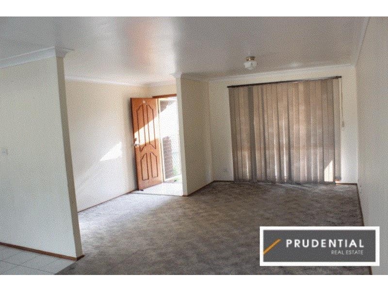 2/14 Bird Place, St Helens Park NSW 2560