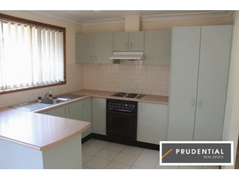 2/14 Bird Place, St Helens Park NSW 2560