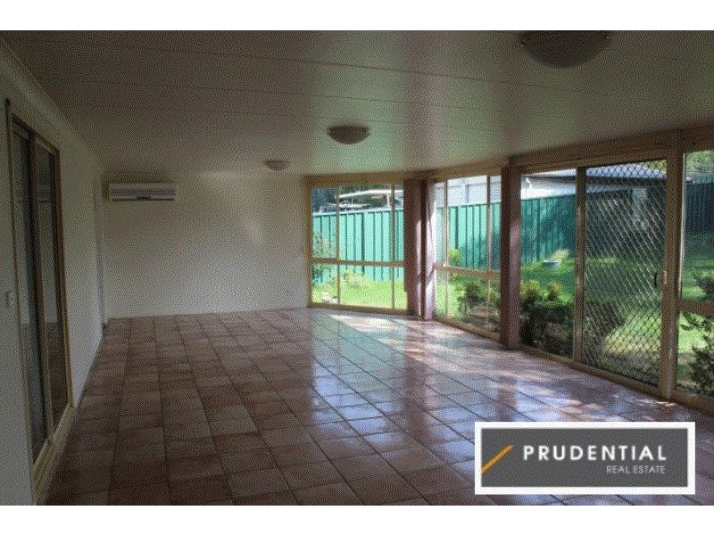 18 Clinton Drive, Narellan NSW 2567