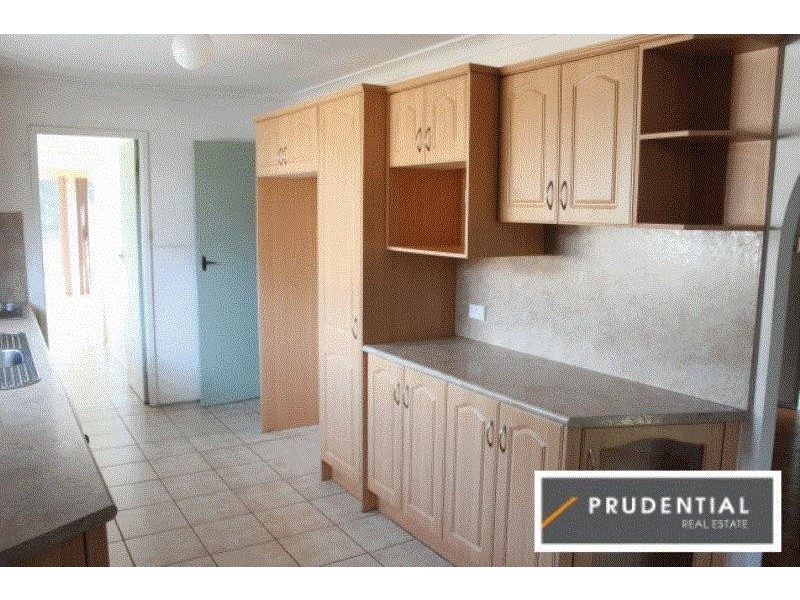 18 Clinton Drive, Narellan NSW 2567