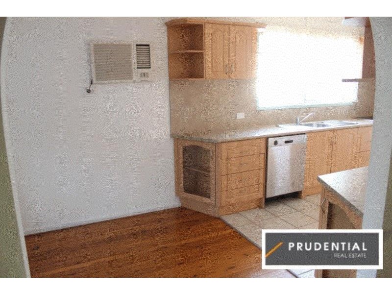 18 Clinton Drive, Narellan NSW 2567