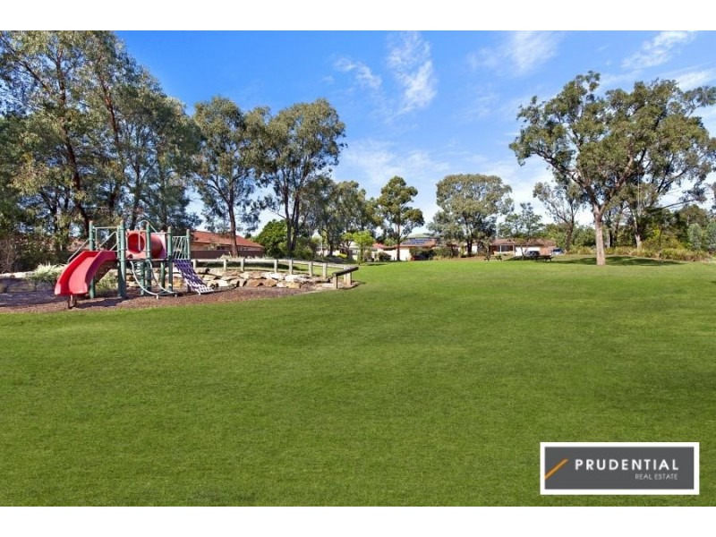11 Gunn Place, St Helens Park NSW 2560