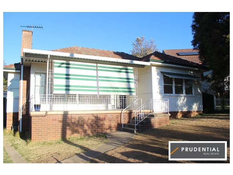 10 Rosalind Crescent, Campbelltown NSW 2560