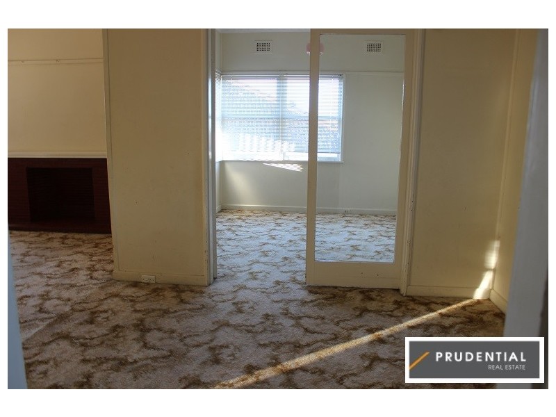 10 Rosalind Crescent, Campbelltown NSW 2560