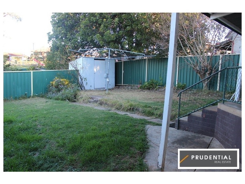 10 Rosalind Crescent, Campbelltown NSW 2560