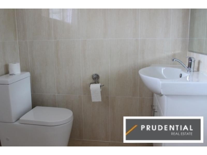 7 Onslow Place, Leumeah NSW 2560