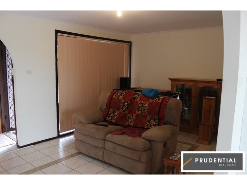 20 Crispsparkle Drive, Ambarvale NSW 2560