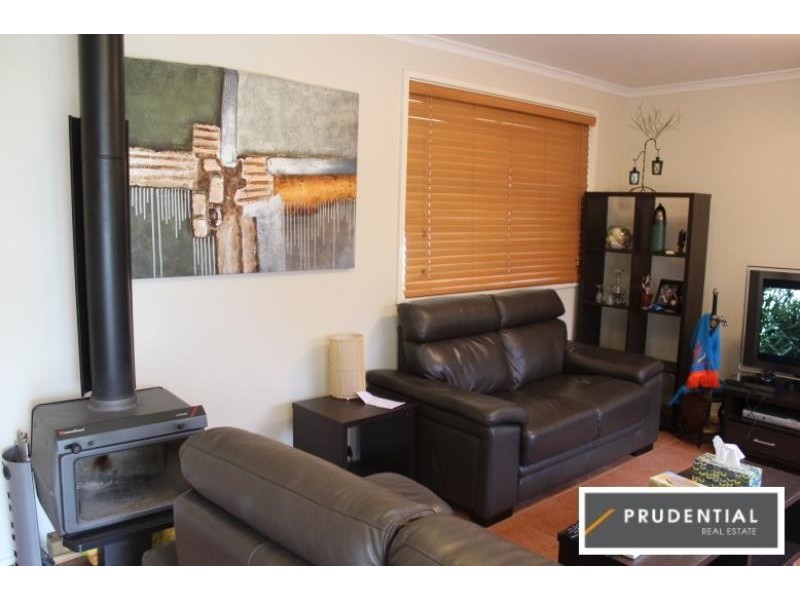 5 Blunt Place, Rosemeadow NSW 2560