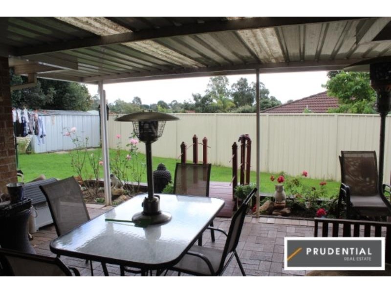 5 Blunt Place, Rosemeadow NSW 2560