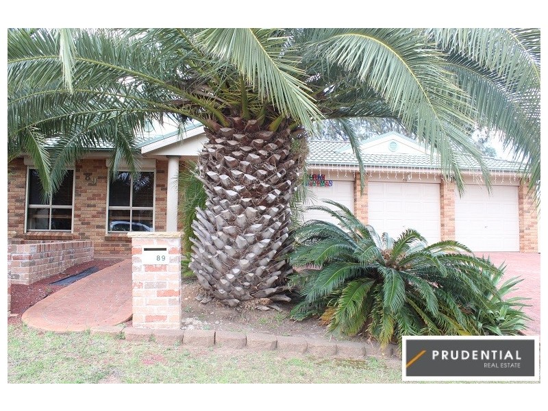 89 Cleopatra Drive, Rosemeadow NSW 2560