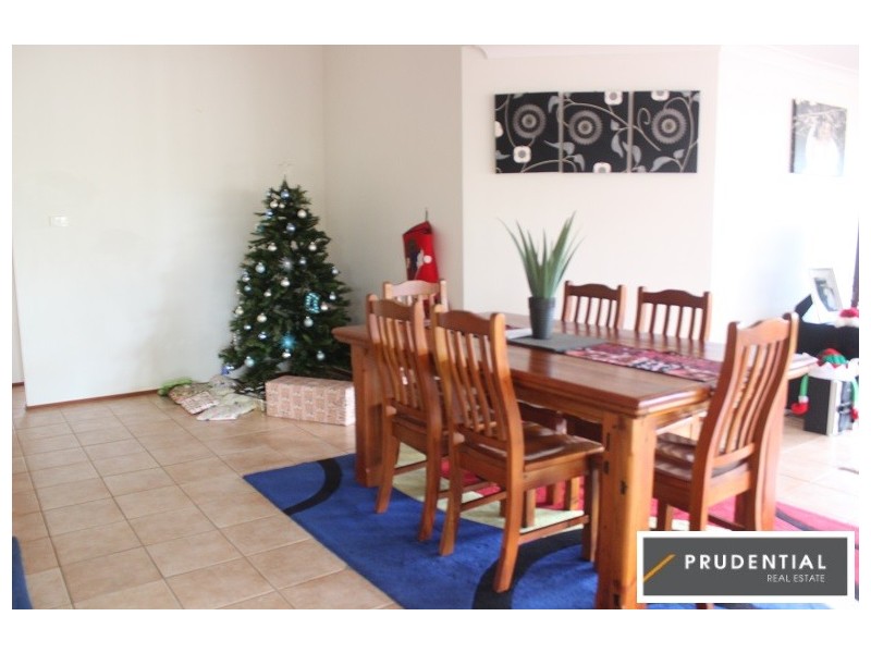 89 Cleopatra Drive, Rosemeadow NSW 2560