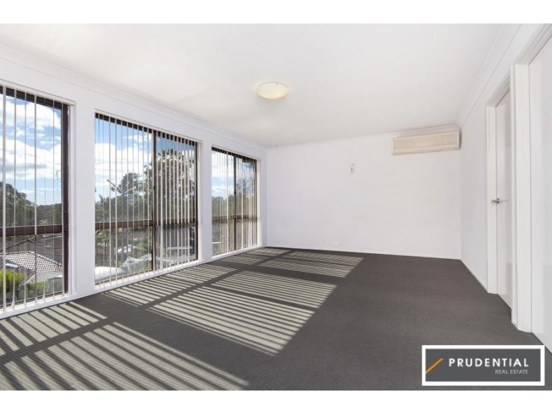 15 Elgata Crescent, Bradbury NSW 2560