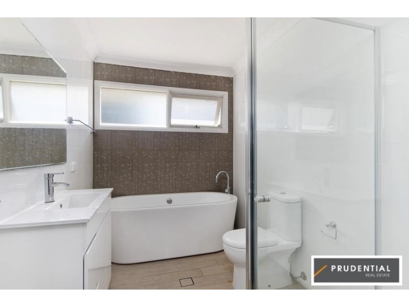 15 Elgata Crescent, Bradbury NSW 2560