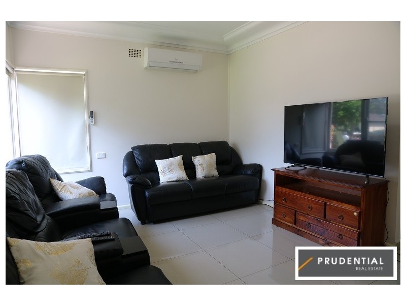 11 Kendall Street, Campbelltown NSW 2560