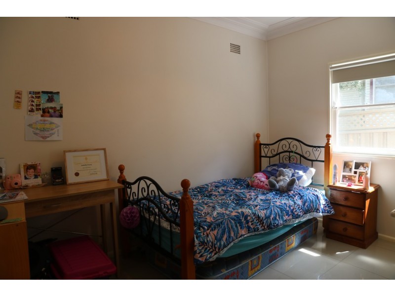 11 Kendall Street, Campbelltown NSW 2560