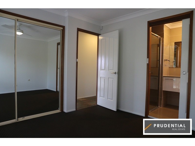 6 Balthasar Close, Rosemeadow NSW 2560