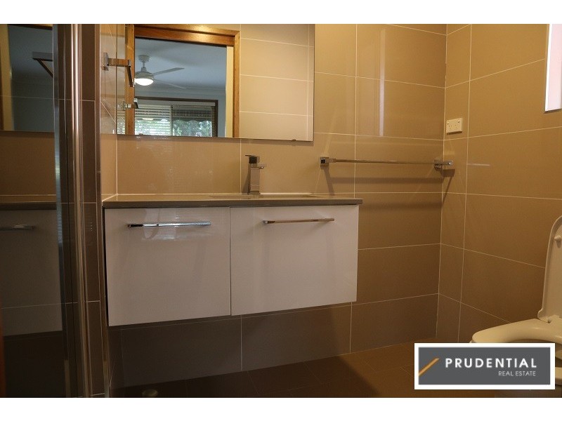 6 Balthasar Close, Rosemeadow NSW 2560