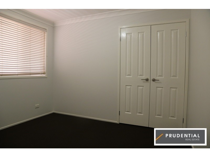 6 Balthasar Close, Rosemeadow NSW 2560