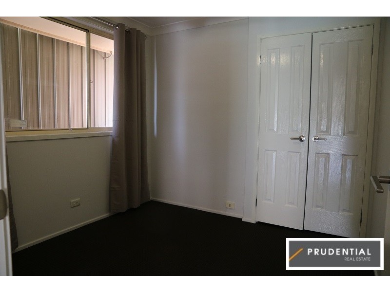 6 Balthasar Close, Rosemeadow NSW 2560