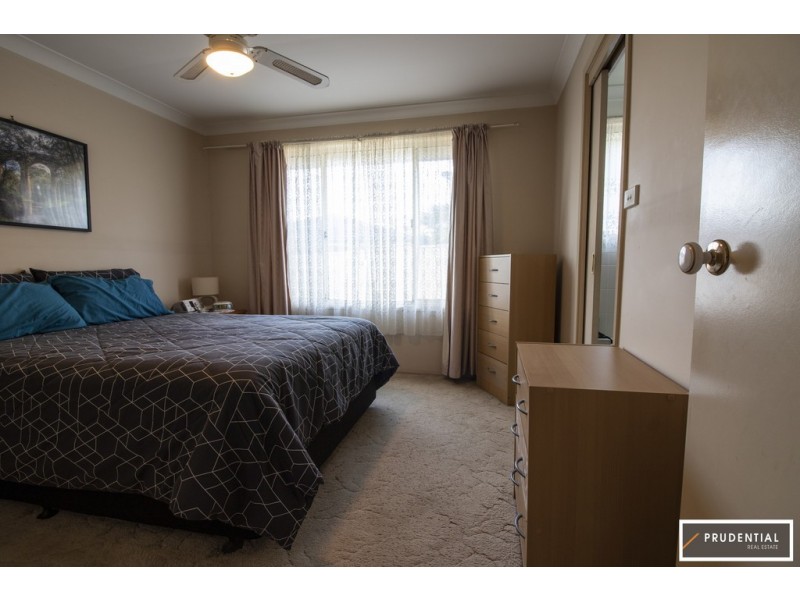 104 Cleopatra Drive, Rosemeadow NSW 2560