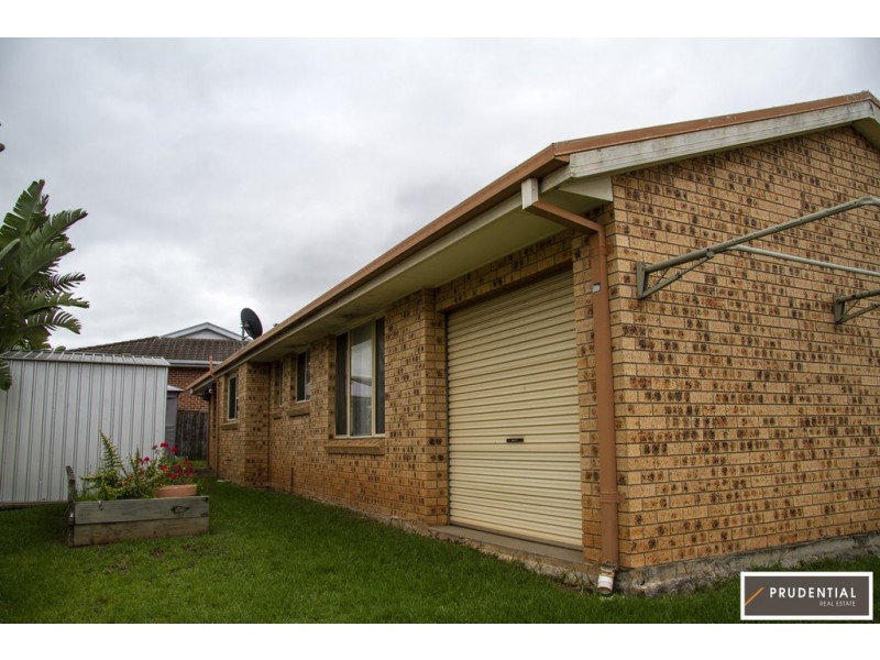 104 Cleopatra Drive, Rosemeadow NSW 2560