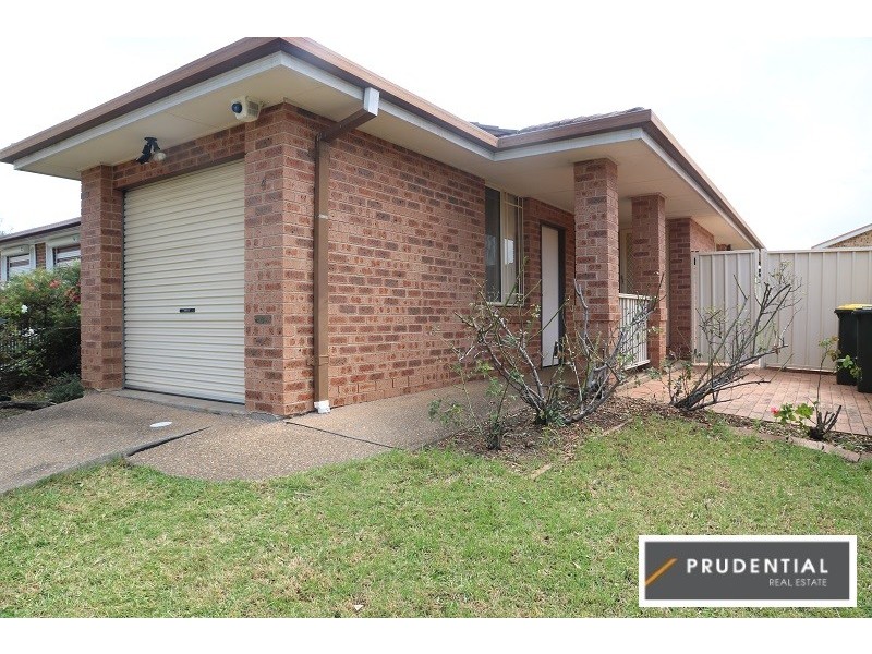 4 Gadshill Place, Rosemeadow NSW 2560