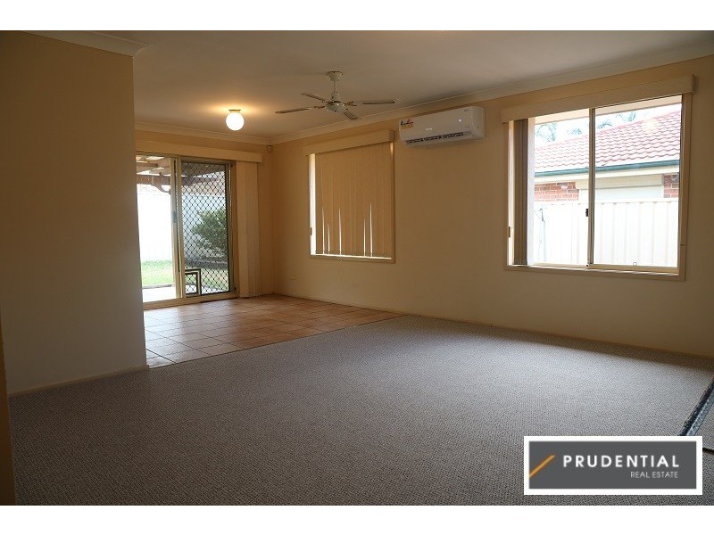 4 Gadshill Place, Rosemeadow NSW 2560