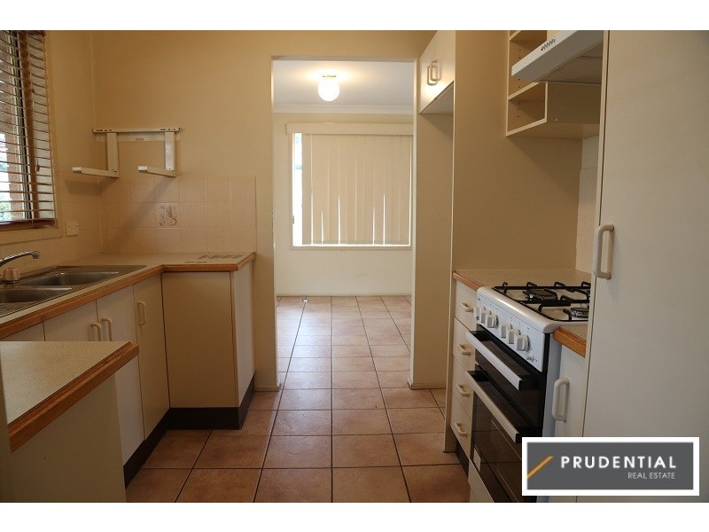 4 Gadshill Place, Rosemeadow NSW 2560