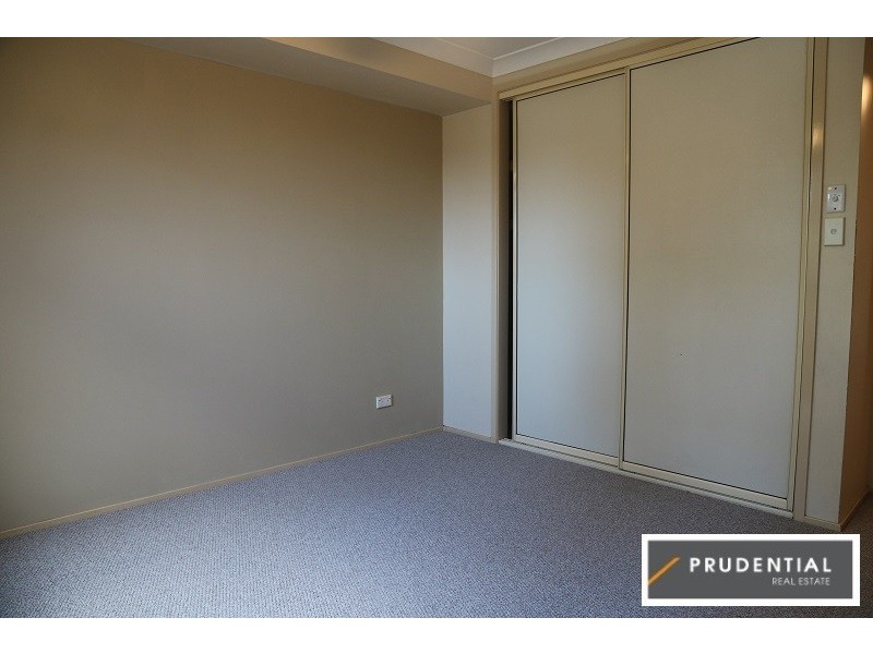 4 Gadshill Place, Rosemeadow NSW 2560