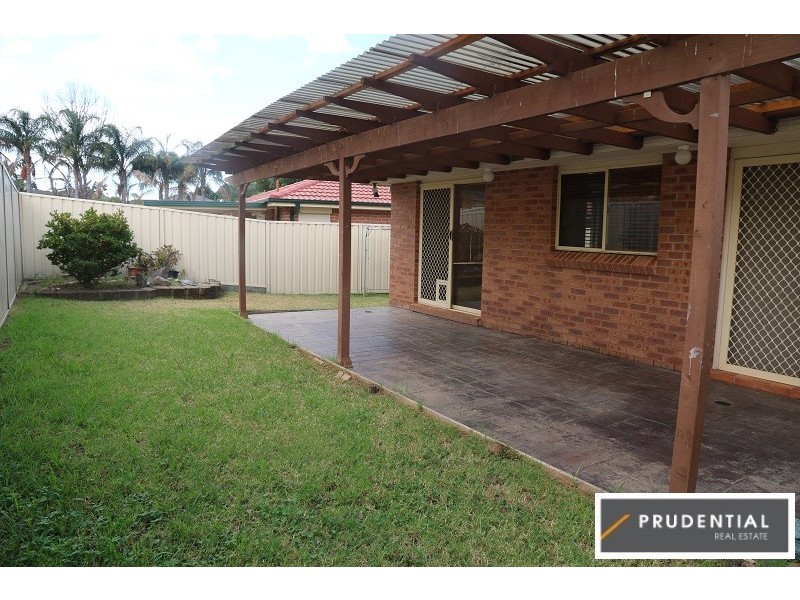 4 Gadshill Place, Rosemeadow NSW 2560