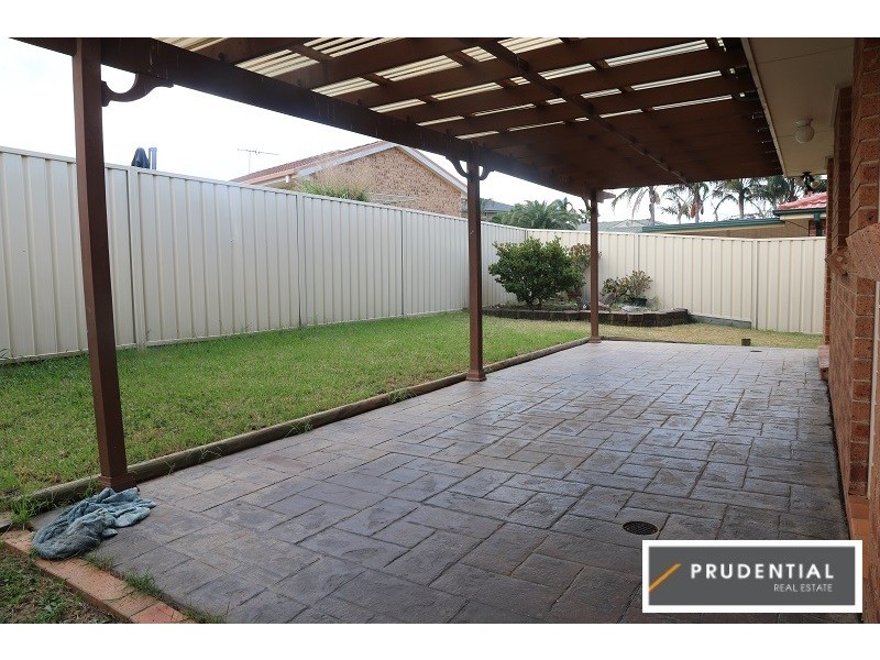 4 Gadshill Place, Rosemeadow NSW 2560