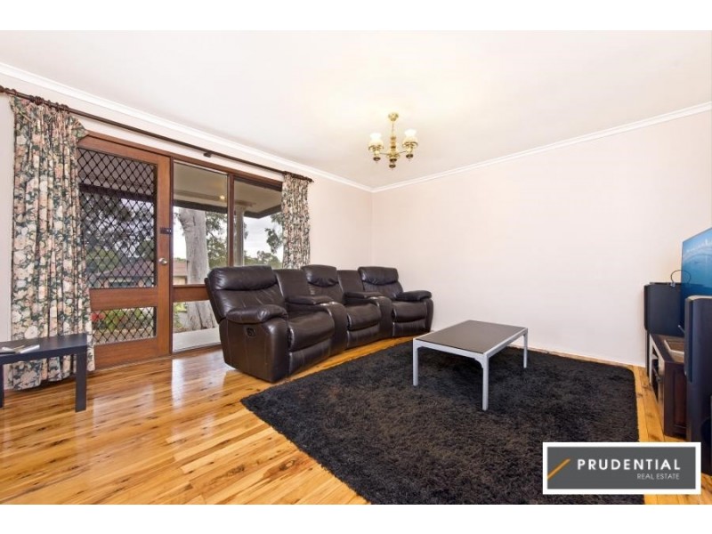 1 Deveron Place, St Andrews NSW 2566