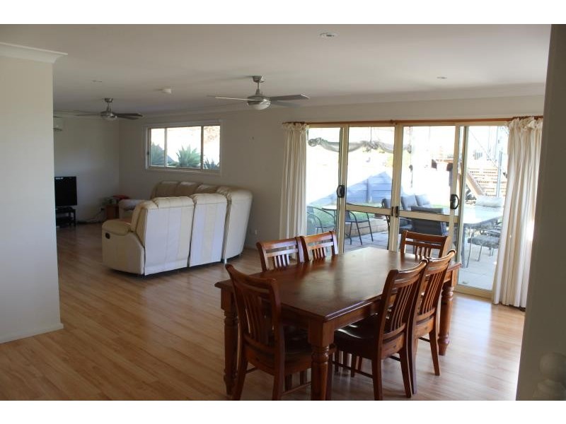 4 Albert Place, Leumeah NSW 2560