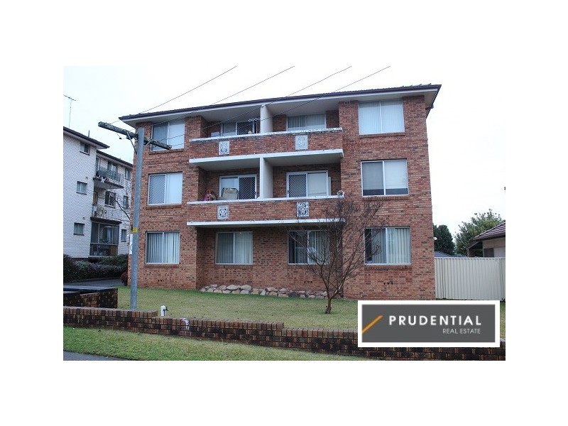 3/7 Reddall Street, Campbelltown NSW 2560