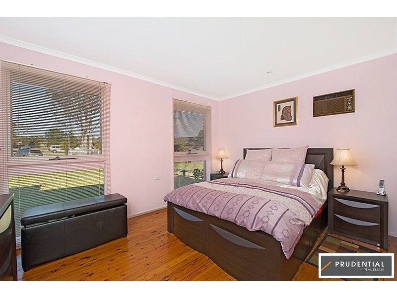 25 Lillas Place, Minto NSW 2566