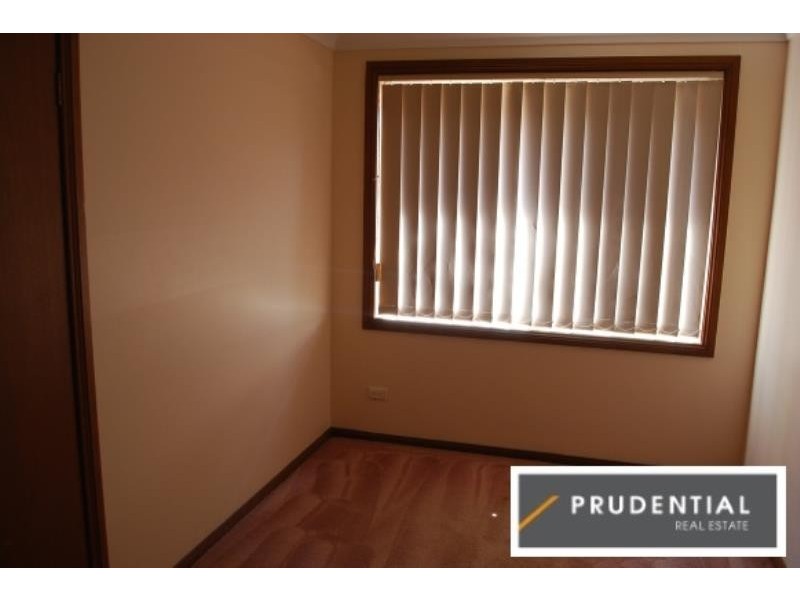 7 Karrabul Road, St Helens Park NSW 2560