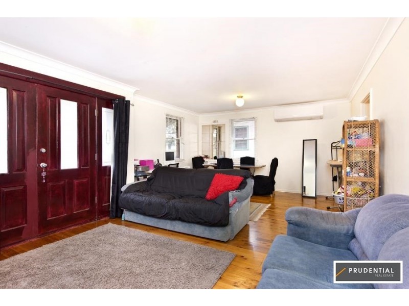 34 Carrington Circuit, Leumeah NSW 2560