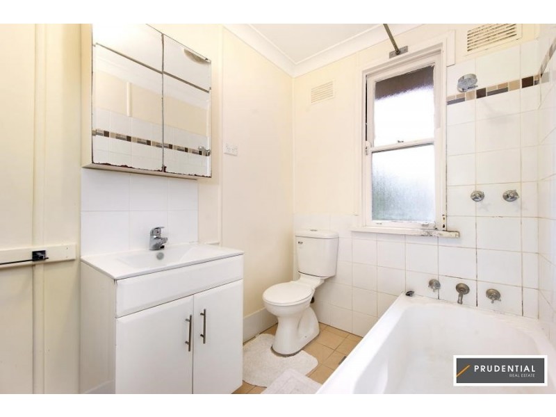 34 Carrington Circuit, Leumeah NSW 2560