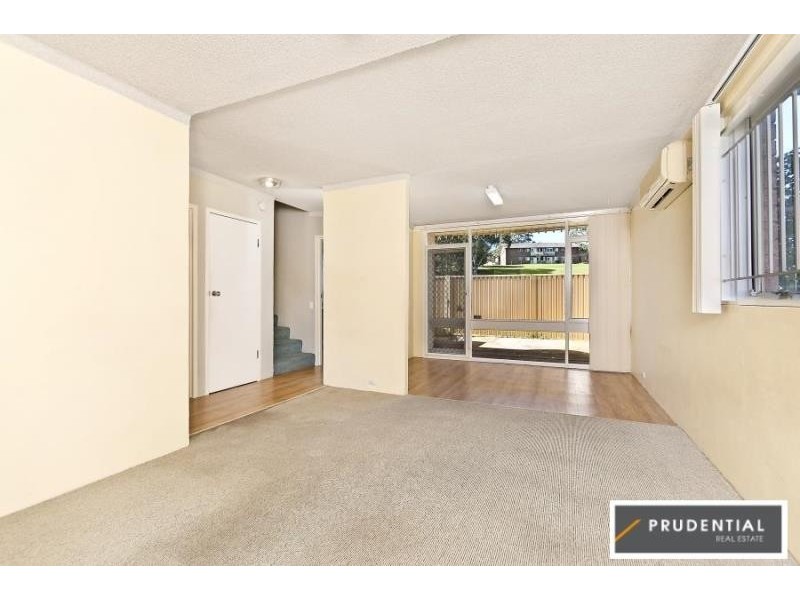 13/42 Woodhouse Drive, Ambarvale NSW 2560