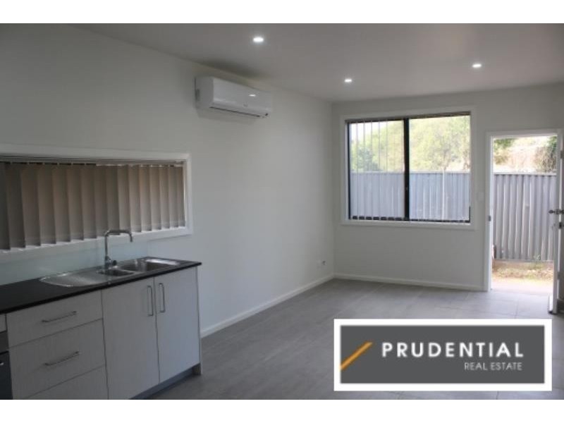 65a Hamlet Crescent, Rosemeadow NSW 2560