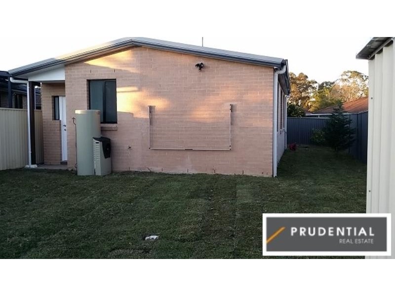 65a Hamlet Crescent, Rosemeadow NSW 2560