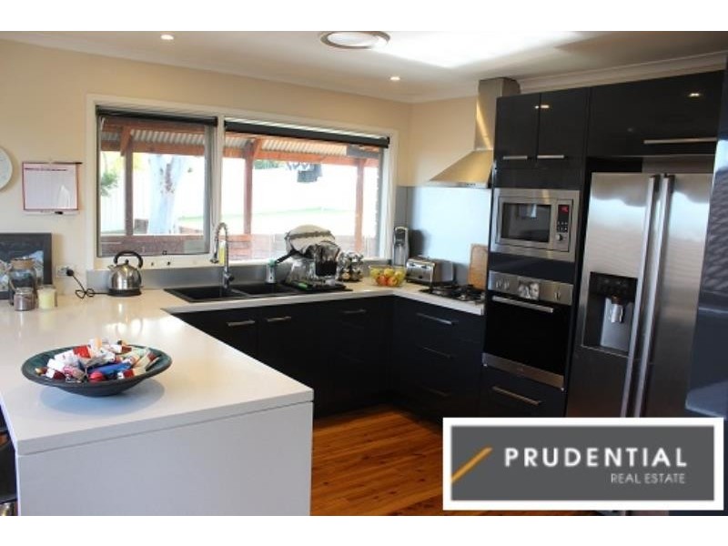 9 Aminya Crescent, Bradbury NSW 2560