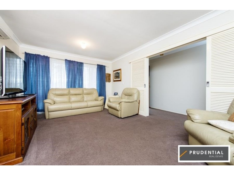 9 Lowe Crescent, Elderslie NSW 2570